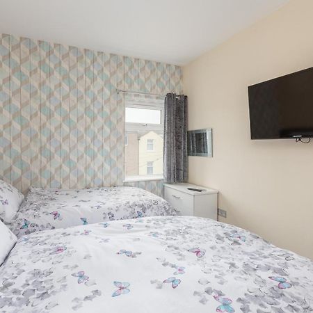 Eden - Family Apartment, Wifi & Parking Blackpool Luaran gambar