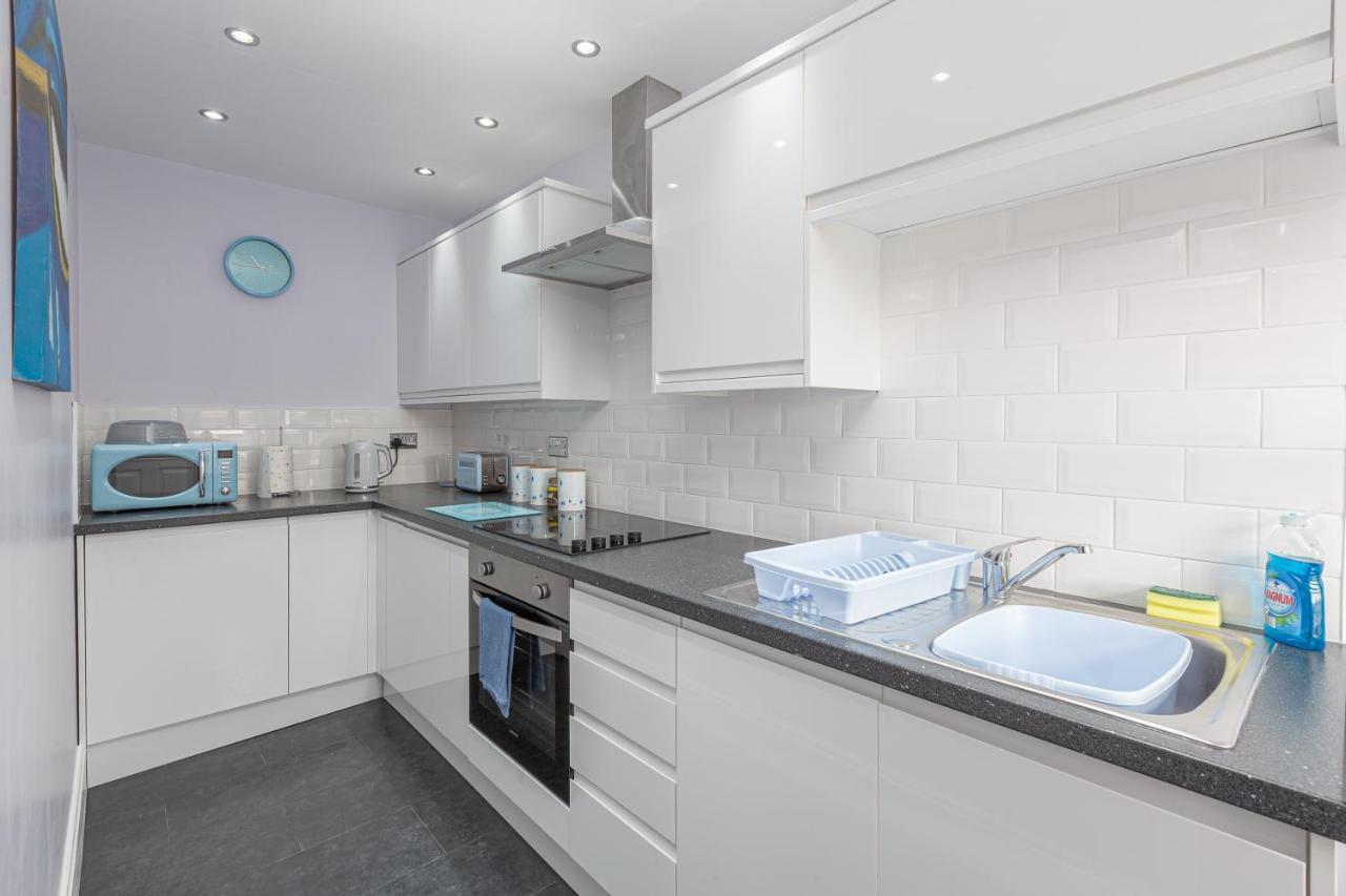 Eden - Family Apartment, Wifi & Parking Blackpool Luaran gambar